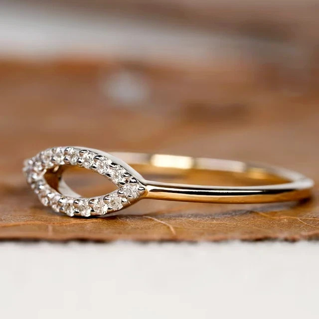 Simulated Diamond 1.0Ct Round Cut Women’s Engagement Ring 14K Yellow Gold Plated