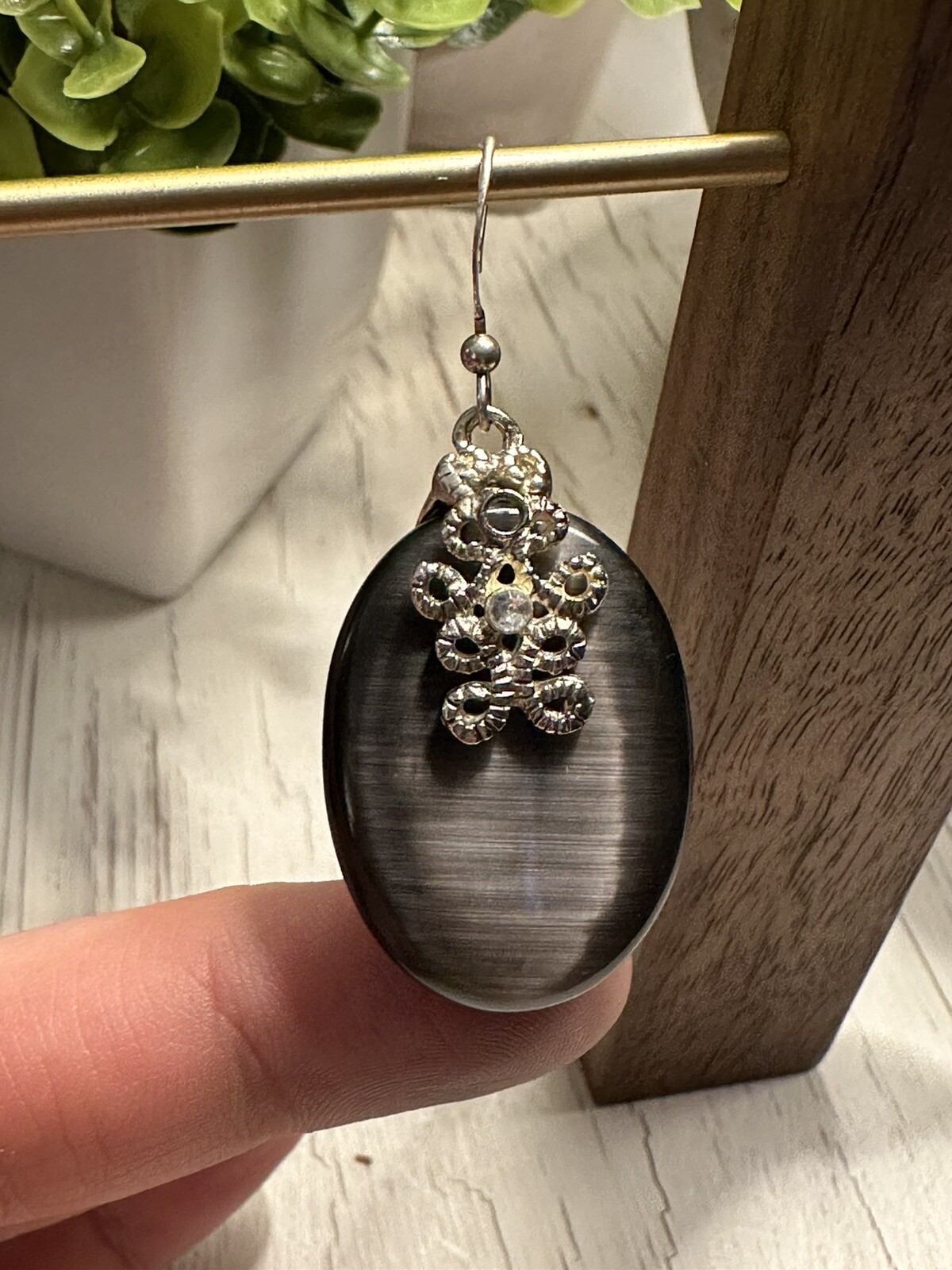 Beautiful Black dangle earrings with Silver Details &hooks