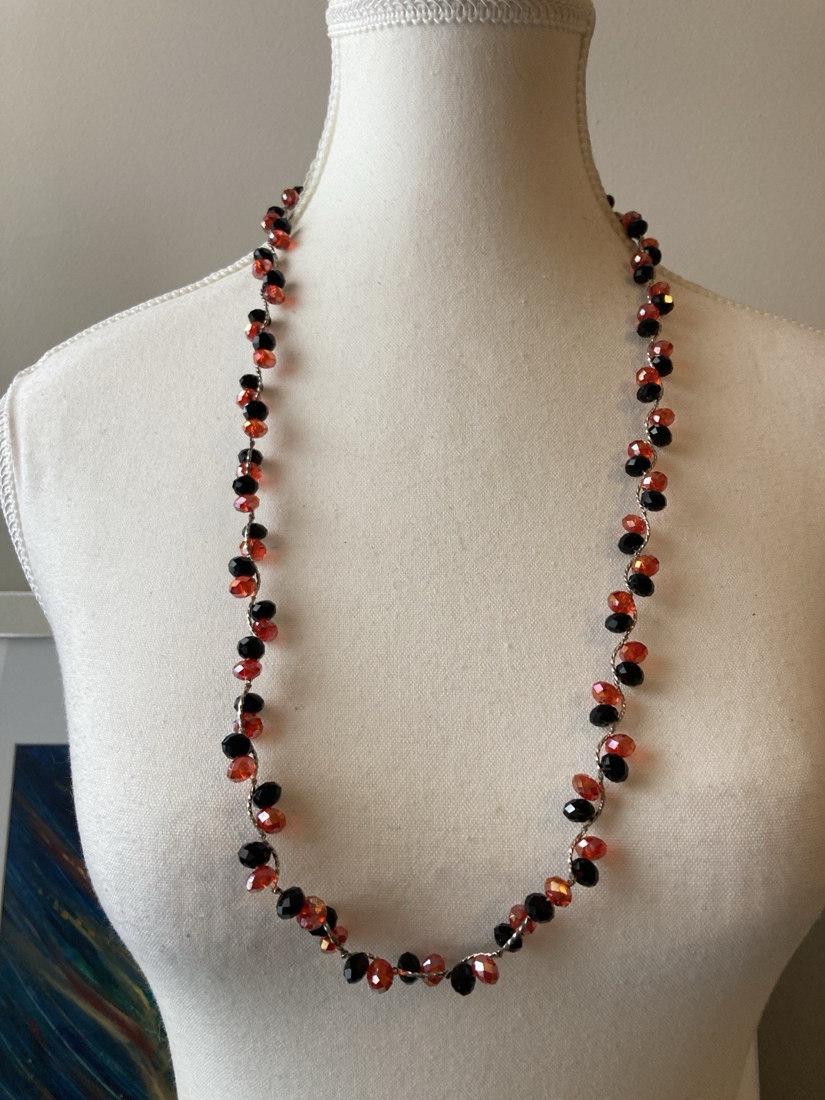 Vintage Red & Black Faceted Glass Bead Long Necklace Silver Tone Wire Link