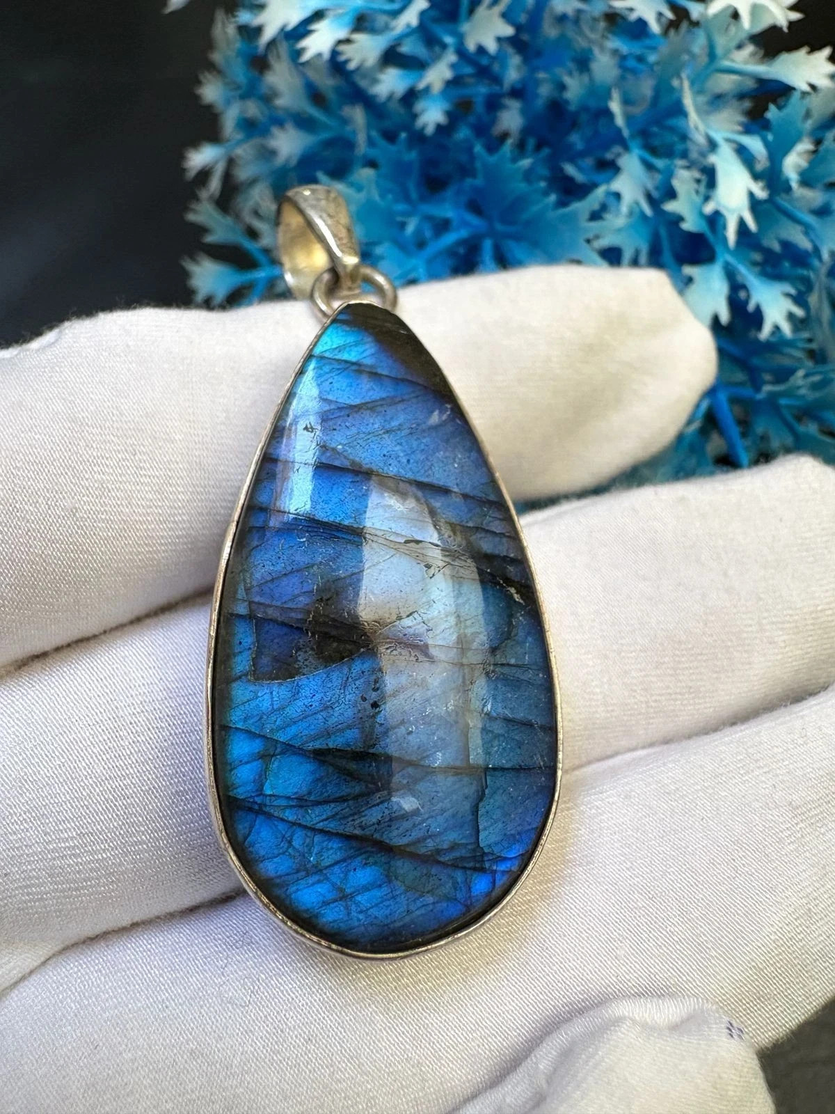 Natural Blue Flash Labradorite Pendant 925 Sterling Silver 60.45Ct Gem
