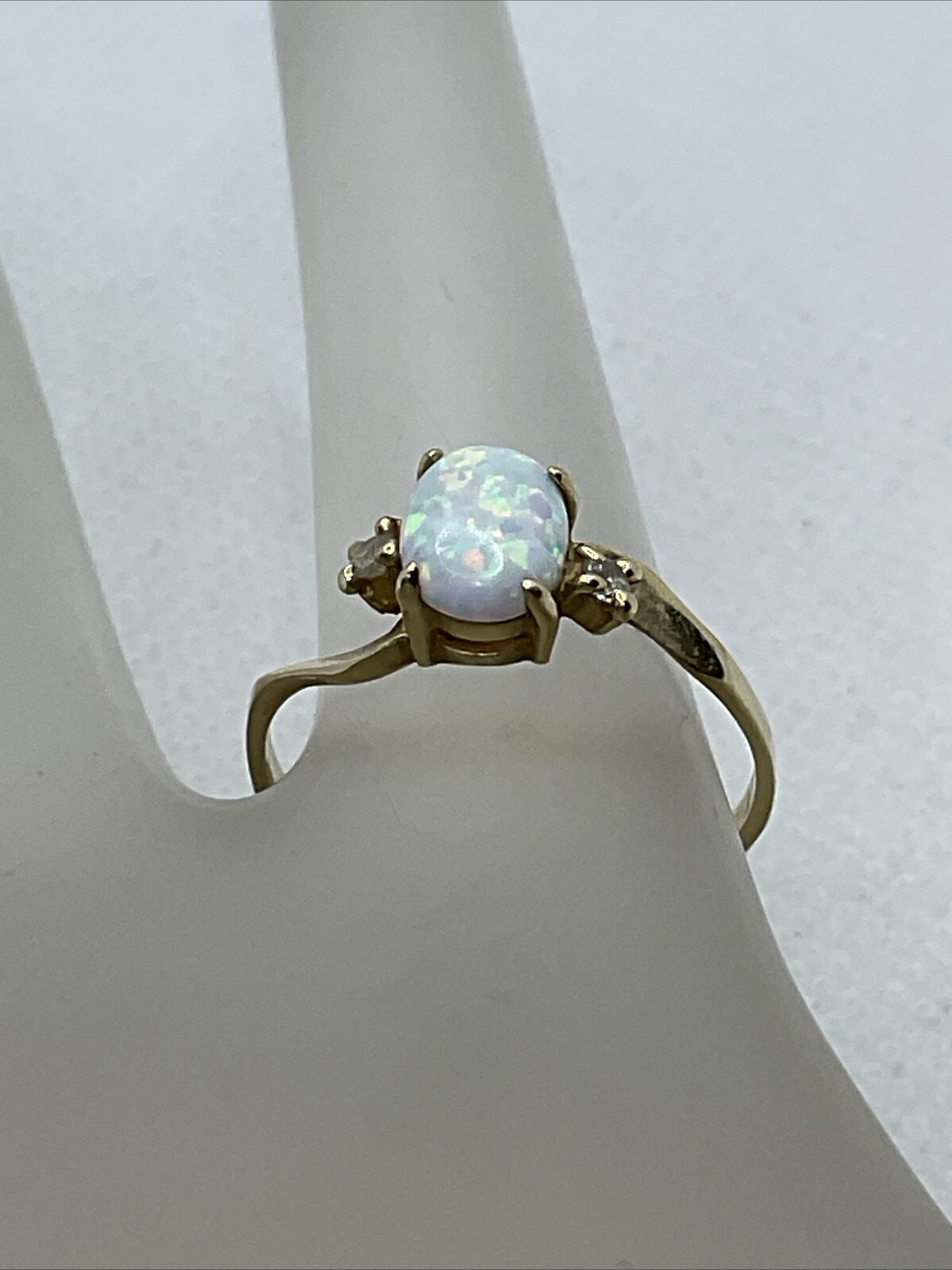 CUTE Solid 14K Yellow Gold 0.54CTW Created Opal & White CZ Ring 1.7gr. Size 7.5