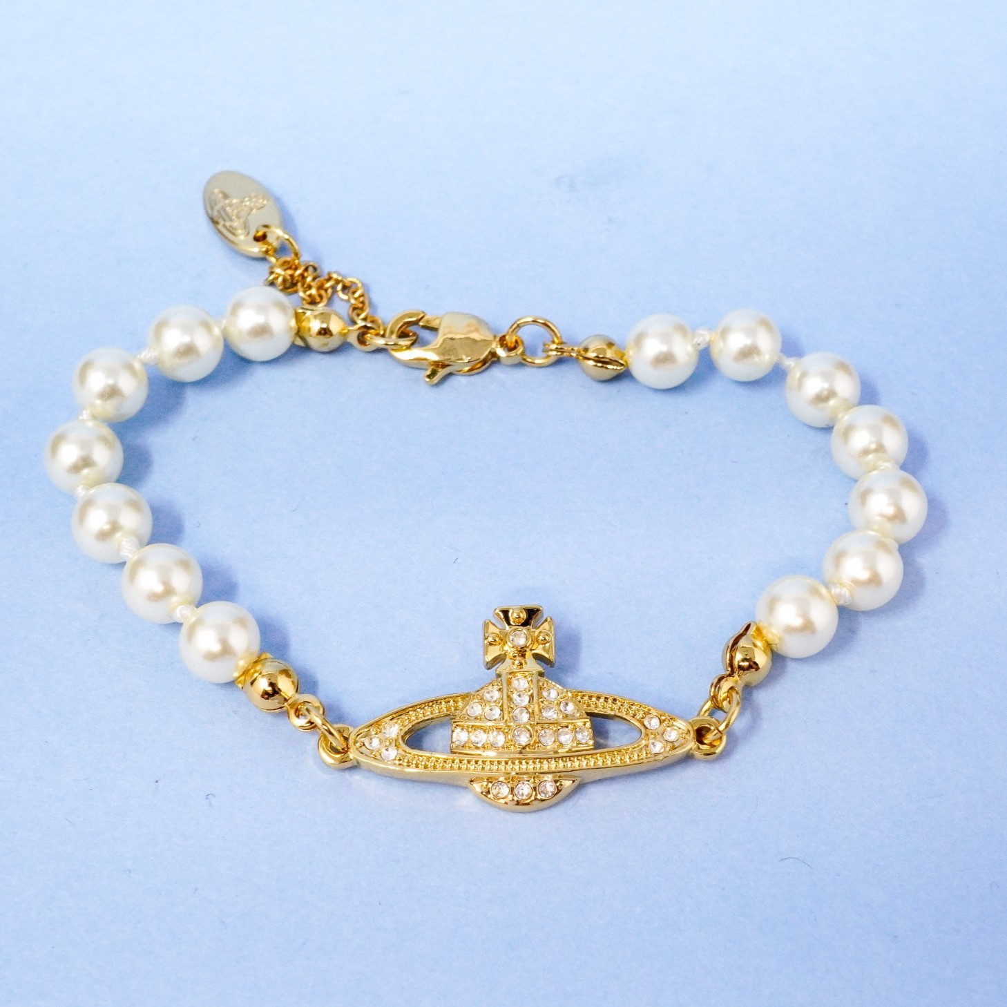 Vivienne Westwood Bracelet Bas Relief Pearl & Gold Orb Charm With Crystals & Box