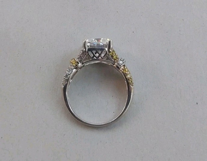 925 MEDA Sterling Silver 3 Ct Cubic Zirconia Ladies Ring Side Stones 5.4 GR SZ8