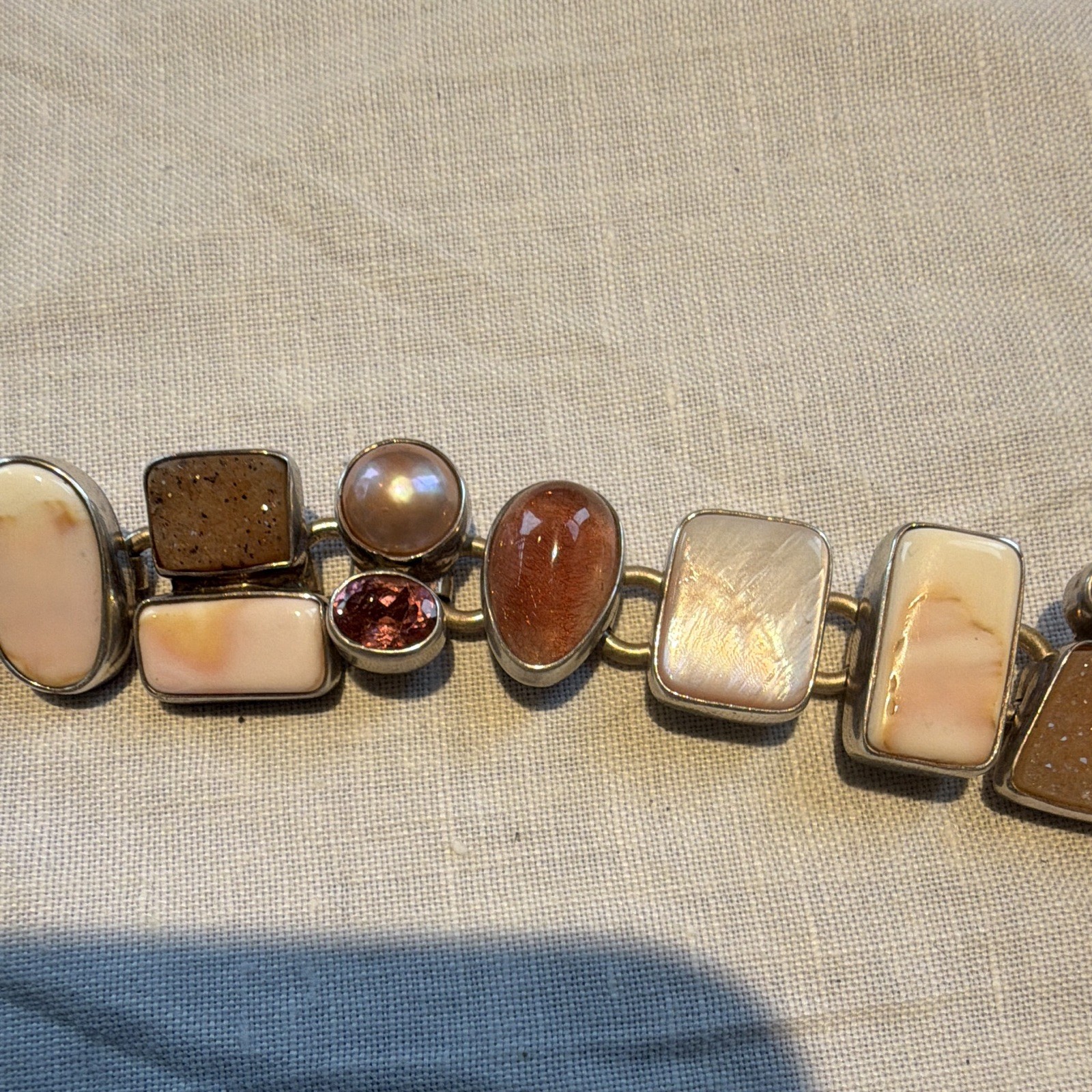 Echo of The Dreamer Signed Shell Cabochon Pearl Link Bracelet Toggle 7 in Silver