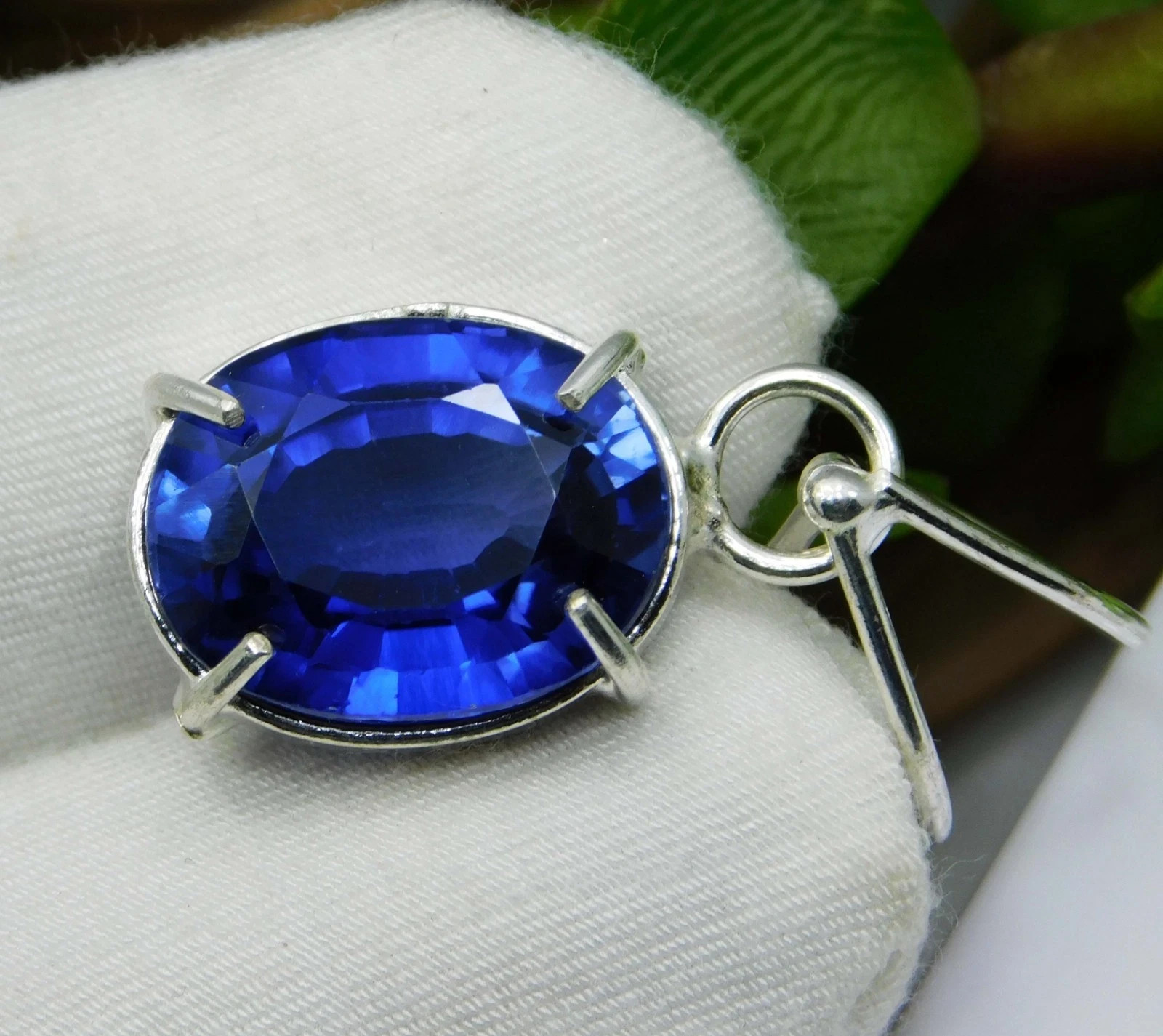 25 CT+ Natural Royal Blue Sapphire Pendant 925 Sterling Silver Plated Jewelry
