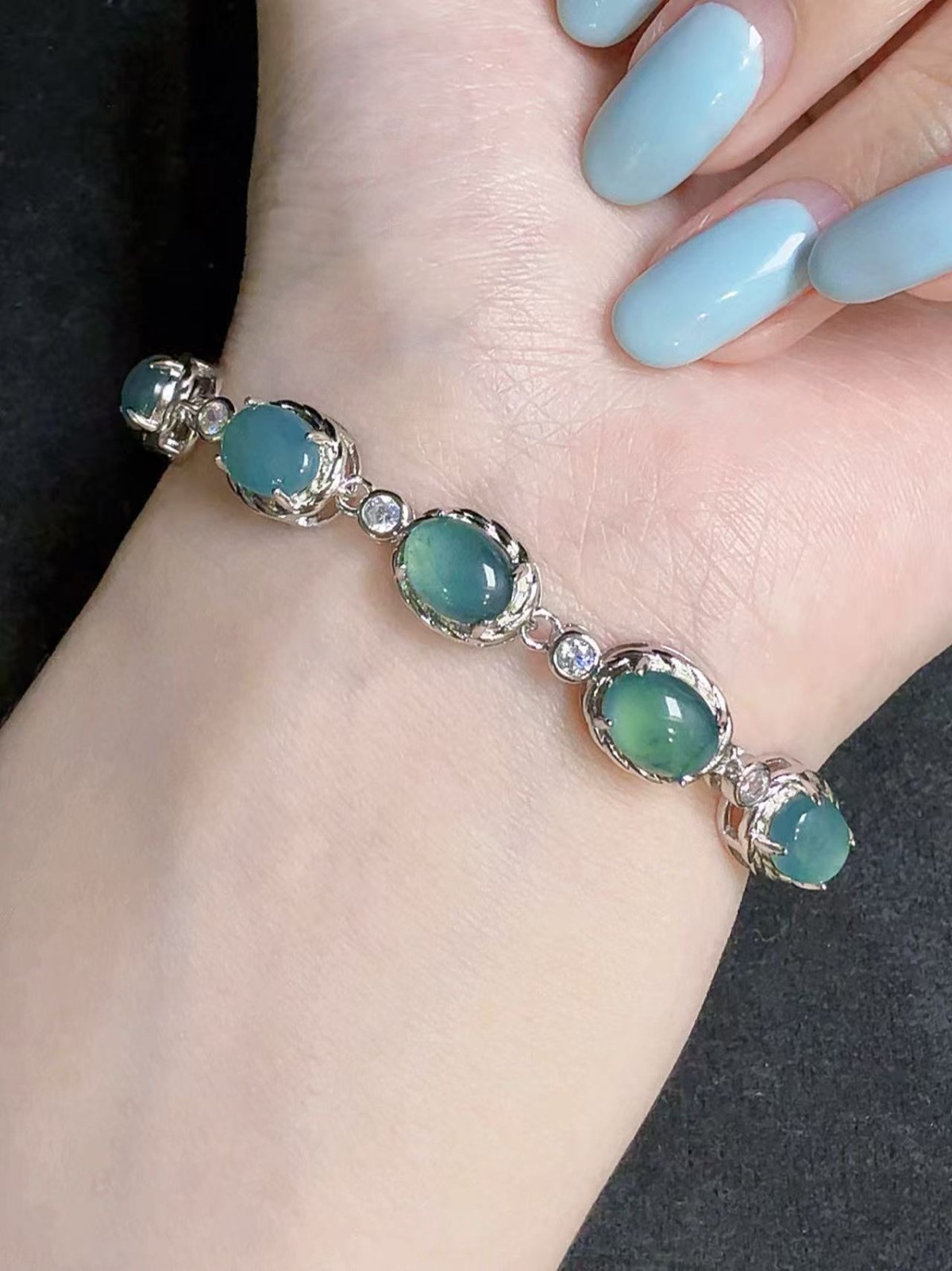 Top 100% Natural Sky blue jadeite bracelet