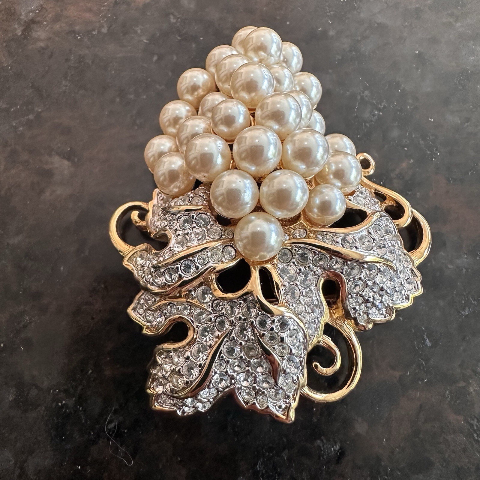 Vtg SWAROVSKI Faux Pearl Rhinestone & 23K Gold Plated Grape Cluster Lg Brooch