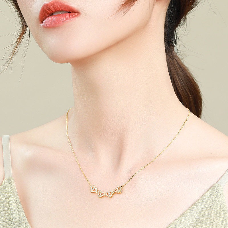 Magnetic Heart Clover Pendant Necklace Retro Love Four Leaf Jewelry for Women
