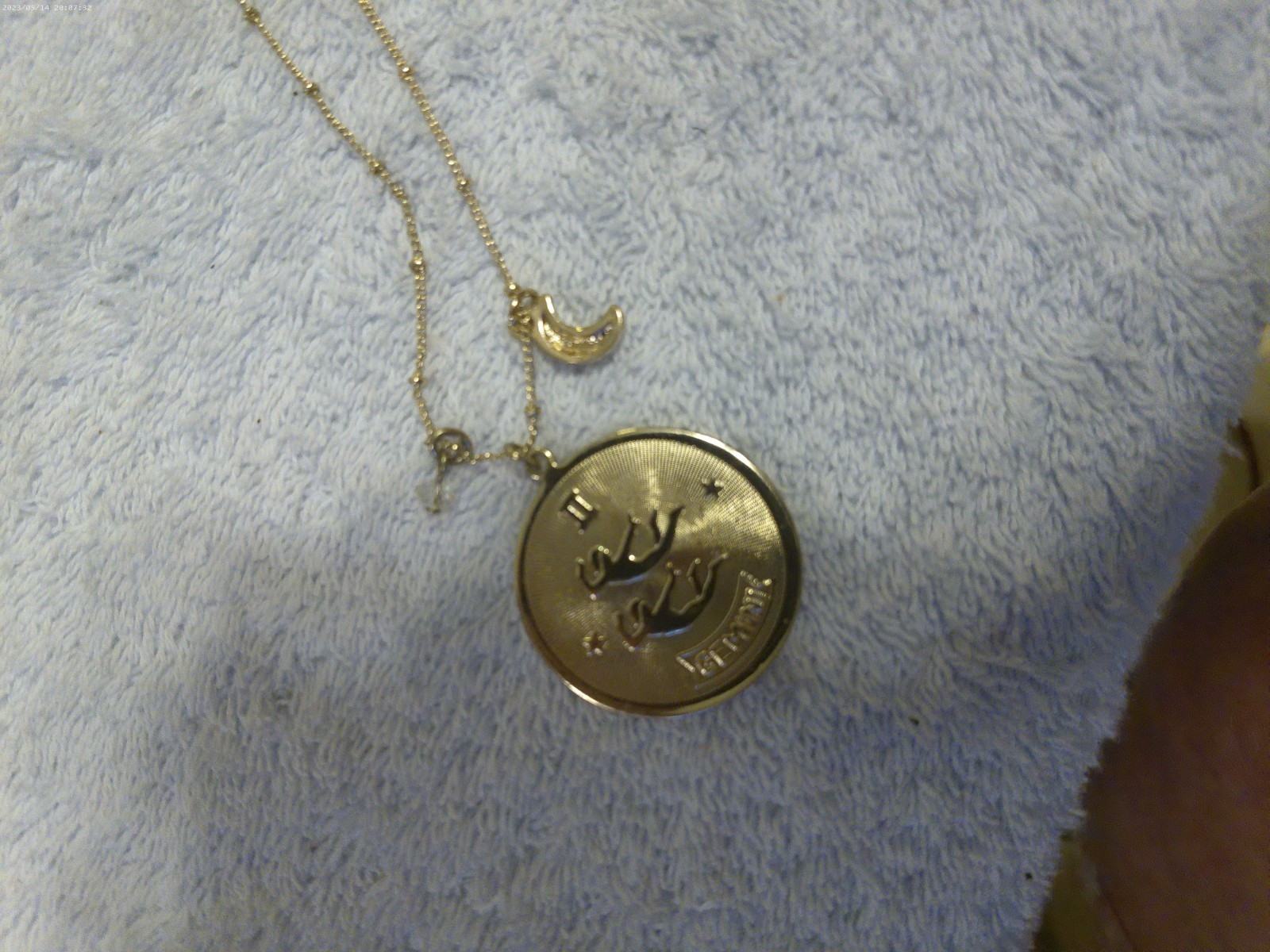 1″ Gemini Pendant & 17′ Necklace New No Tag Or Box