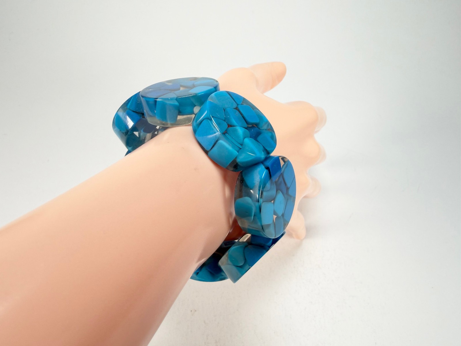 Marion Godart – Confetti “Cylindre” Blue Mix Elasticated Cylinder Resin Bracelet