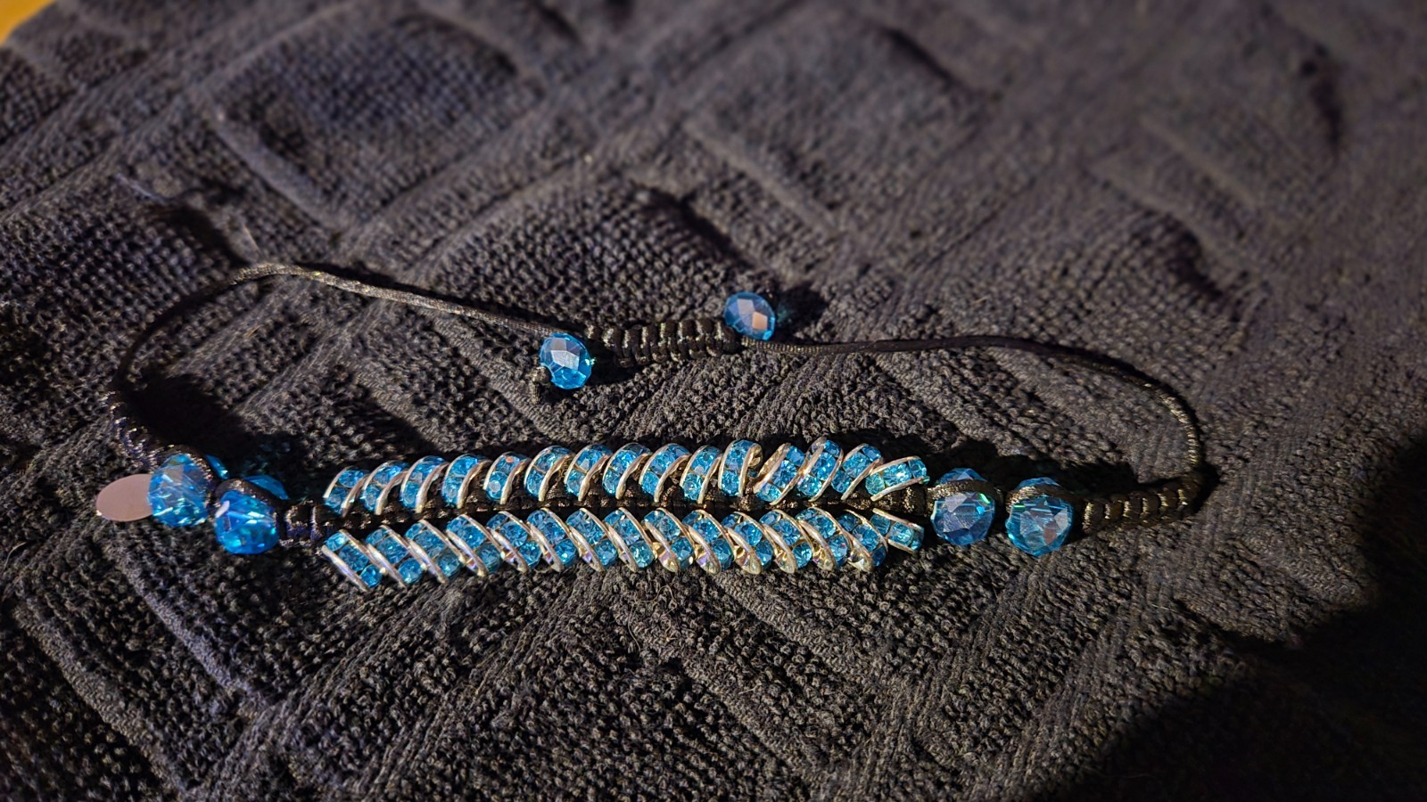 Kirks Folly Sparkling Loops Pull Bracelet blue & silver tone OS fits most NWOT
