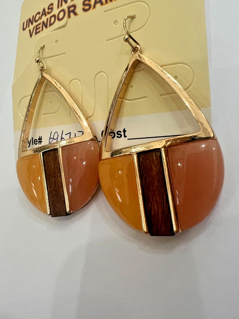 Uncas Int Gold Blush Wine Dangle Earrings Resin Wood Earth Tones Vendor Sample