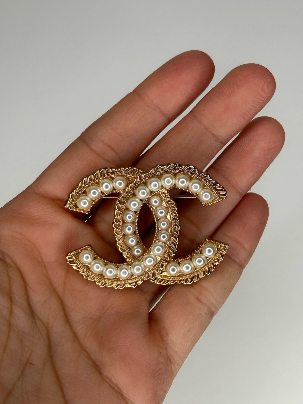 Authentic Vintage 1990 Chanel Collection 28 Pearl Interlocking CC Brooch