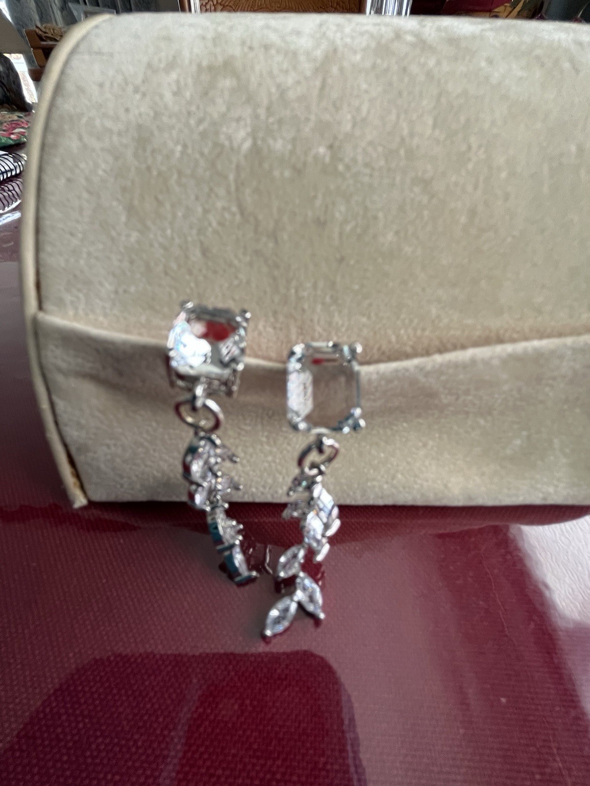 Crystal Clear Holiday Posts With Leafy Dangles 1 3/4 Inches Long