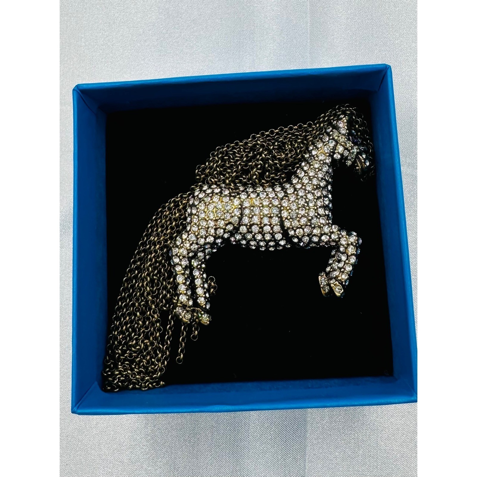 Heidi Daus “Tally Ho” Horse Brooch Pin Crystal Chain Mane and Tail New in Box