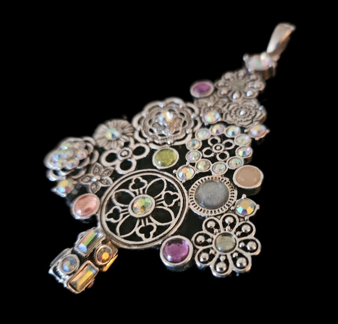 Premier Designs Modern Silver Floral Christmas Tree Pendant Necklace