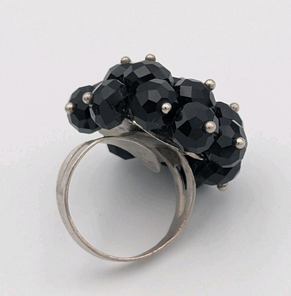 Retro Dark Mirrored Black Glass Bead Cluster Ring in Silver Tone Adjustable 8