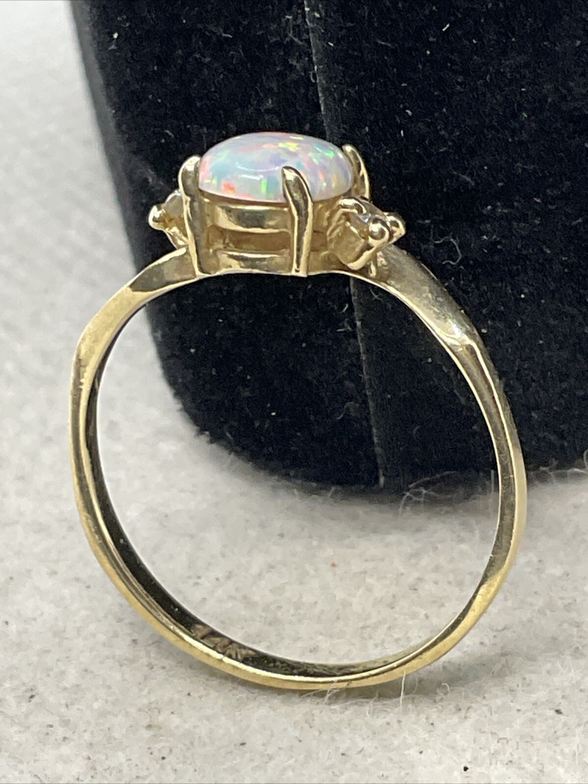 CUTE Solid 14K Yellow Gold 0.54CTW Created Opal & White CZ Ring 1.7gr. Size 7.5