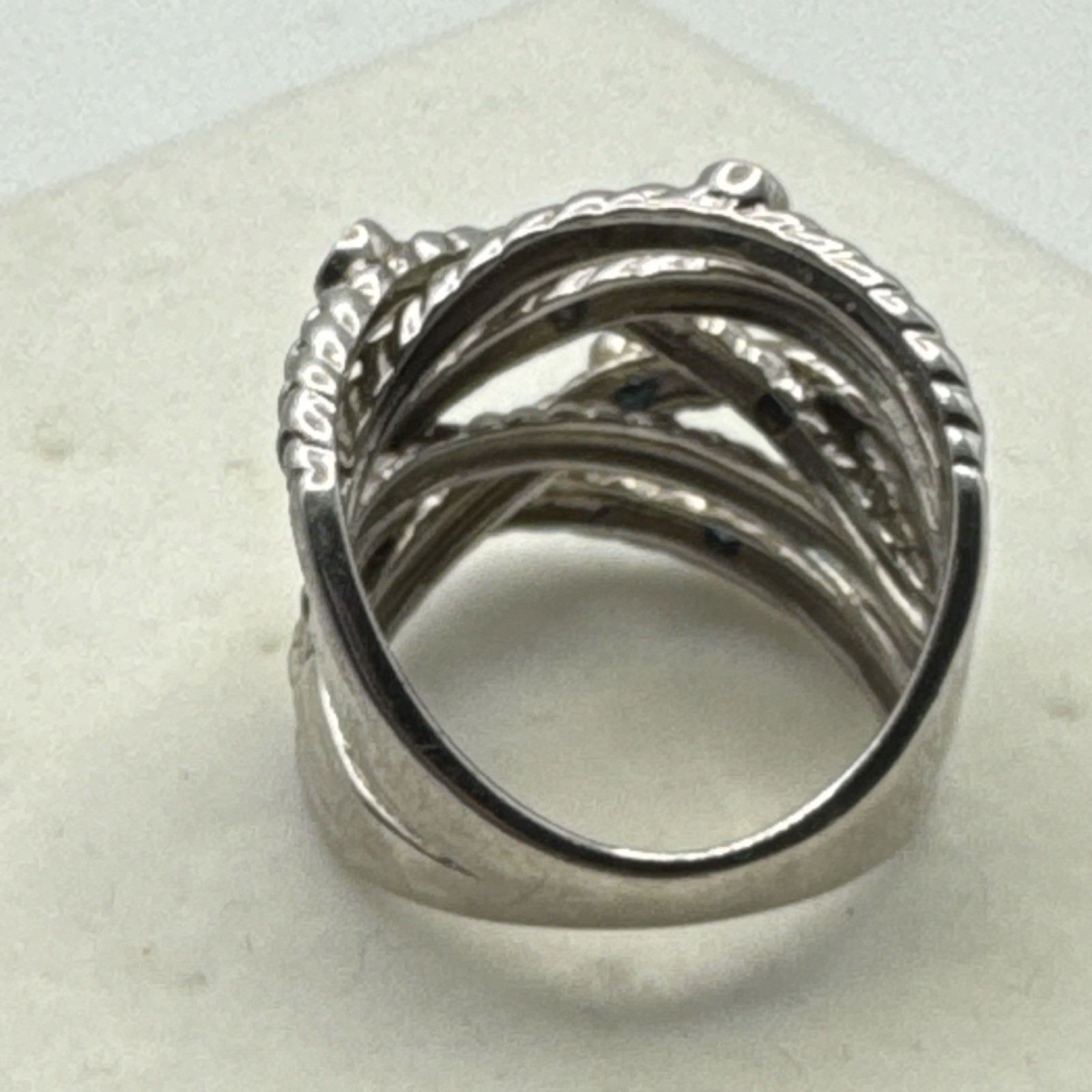 Sterling Silver Crisscross Band Ring with Blue Diamonds Bezel Set Size 6