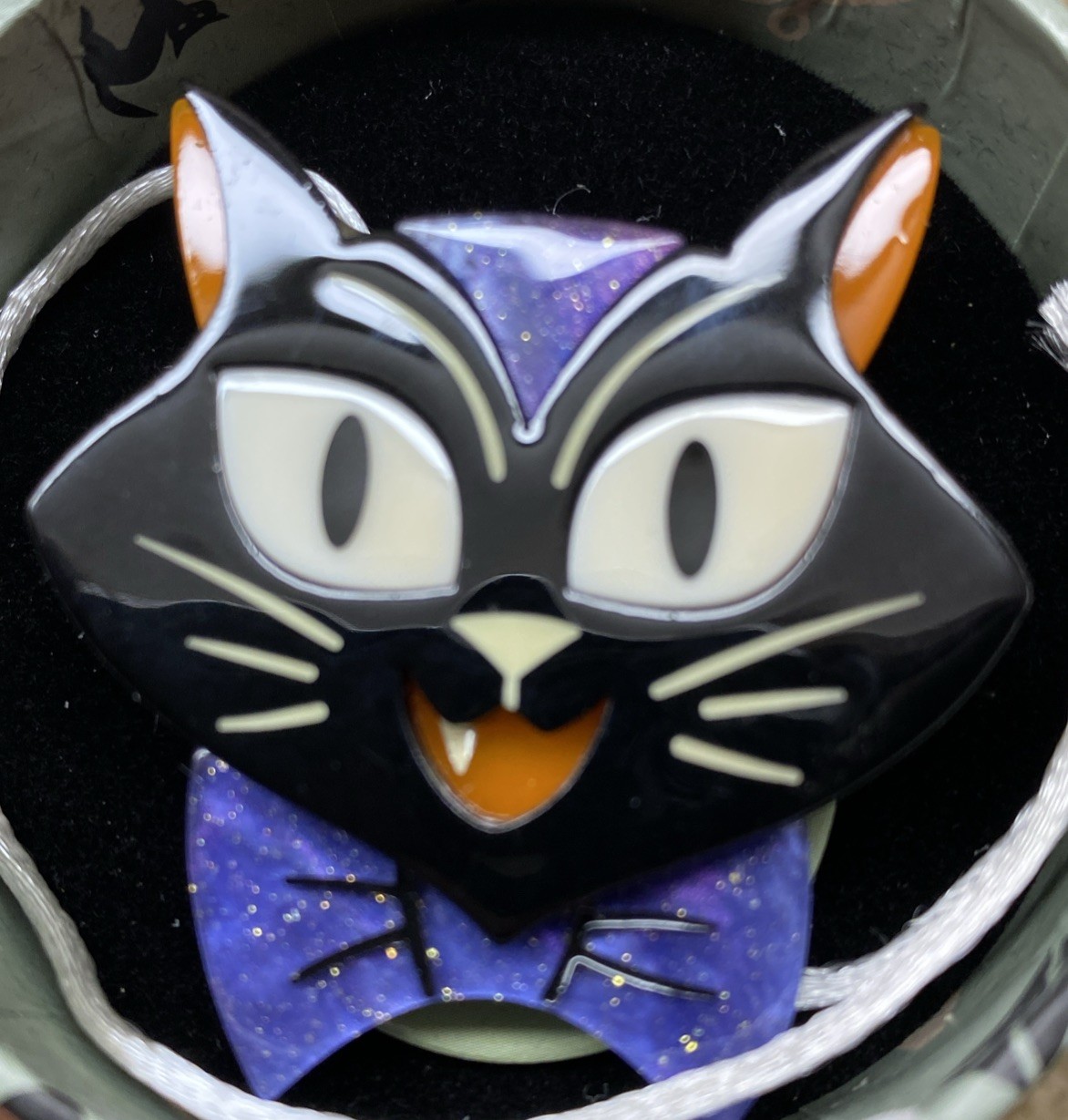 Erstwilder CAT CHARMING Kitschy Witch Designs Brooch Enamel Pin 2020