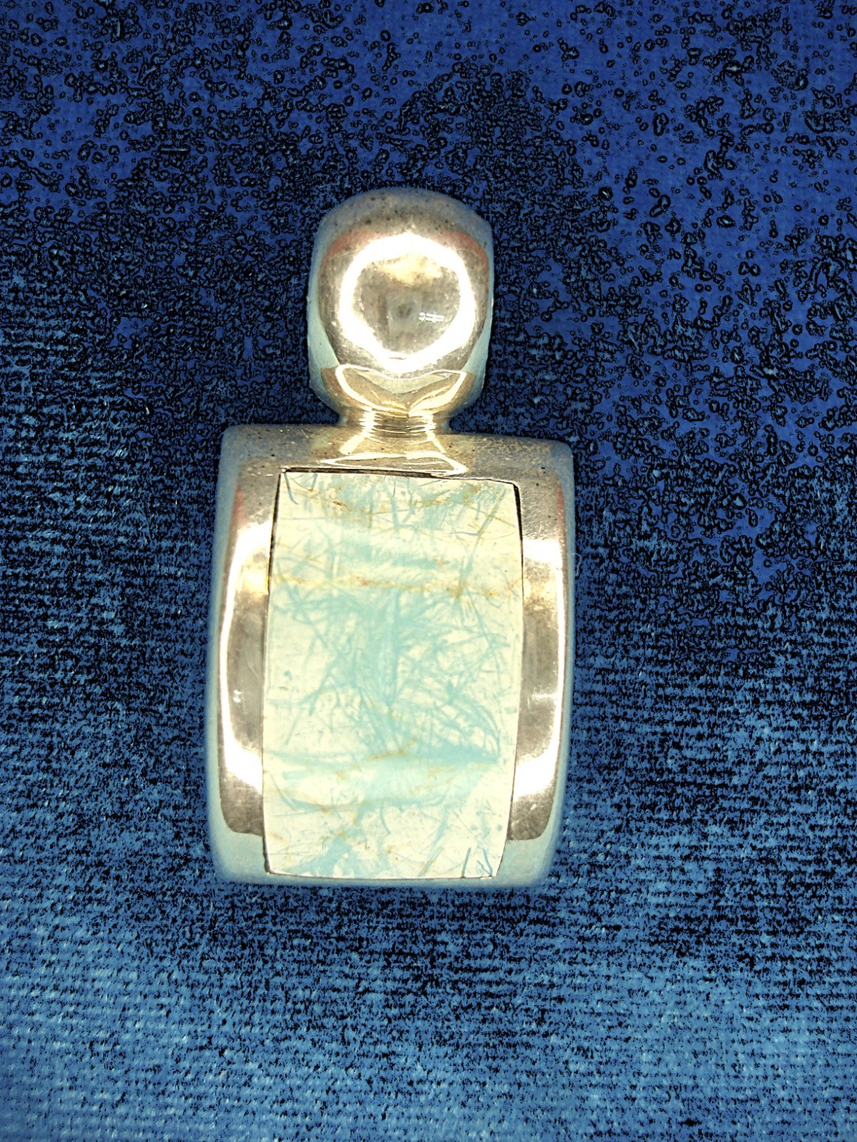 ATI MEXICO STERLING SILVER PENDANT WITH CURVED SETTING & BLUE/WHITE INSERT
