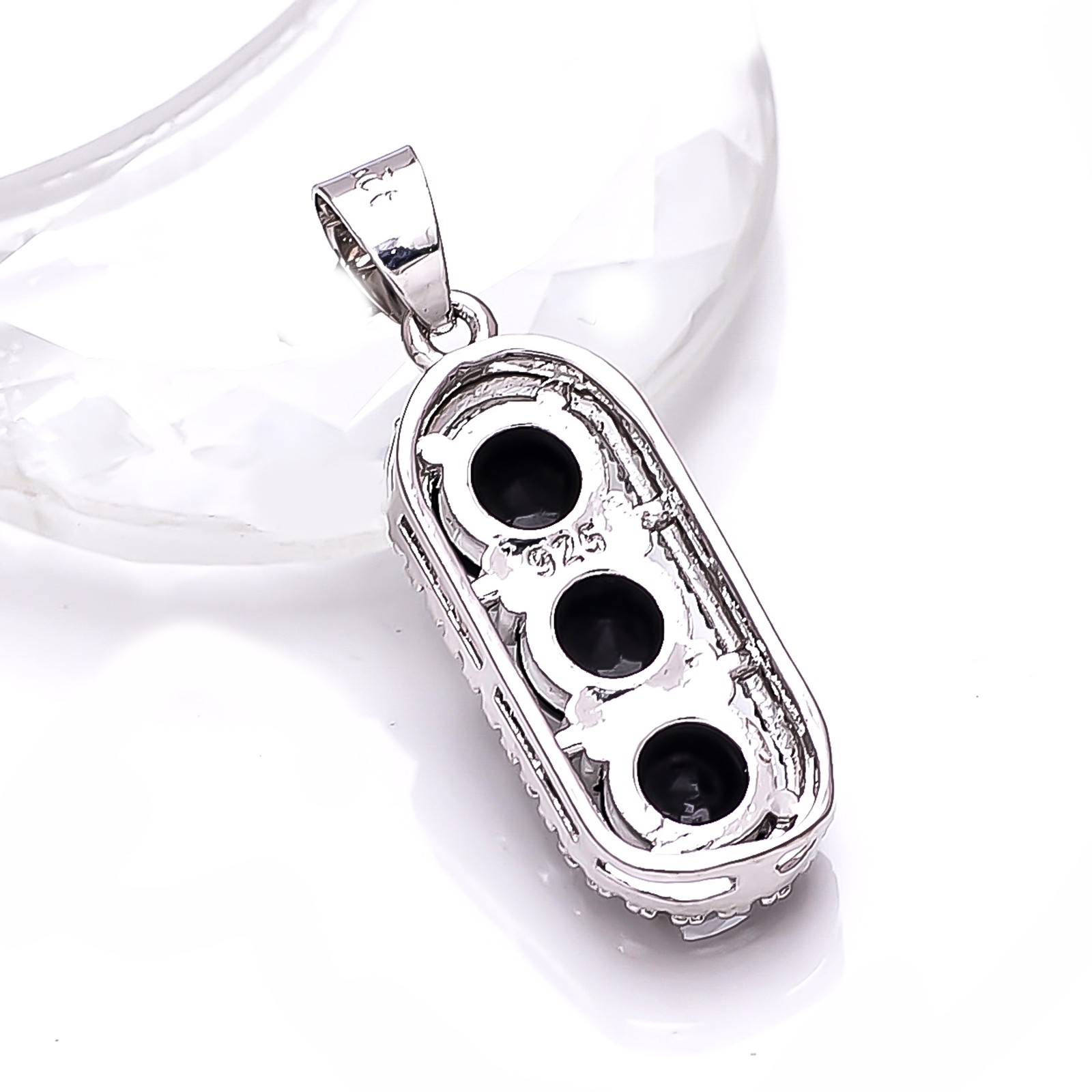 Black Onyx & Cubic Zirconia Gemstone 925 Sterling Silver Pendant 1.10″ P79318