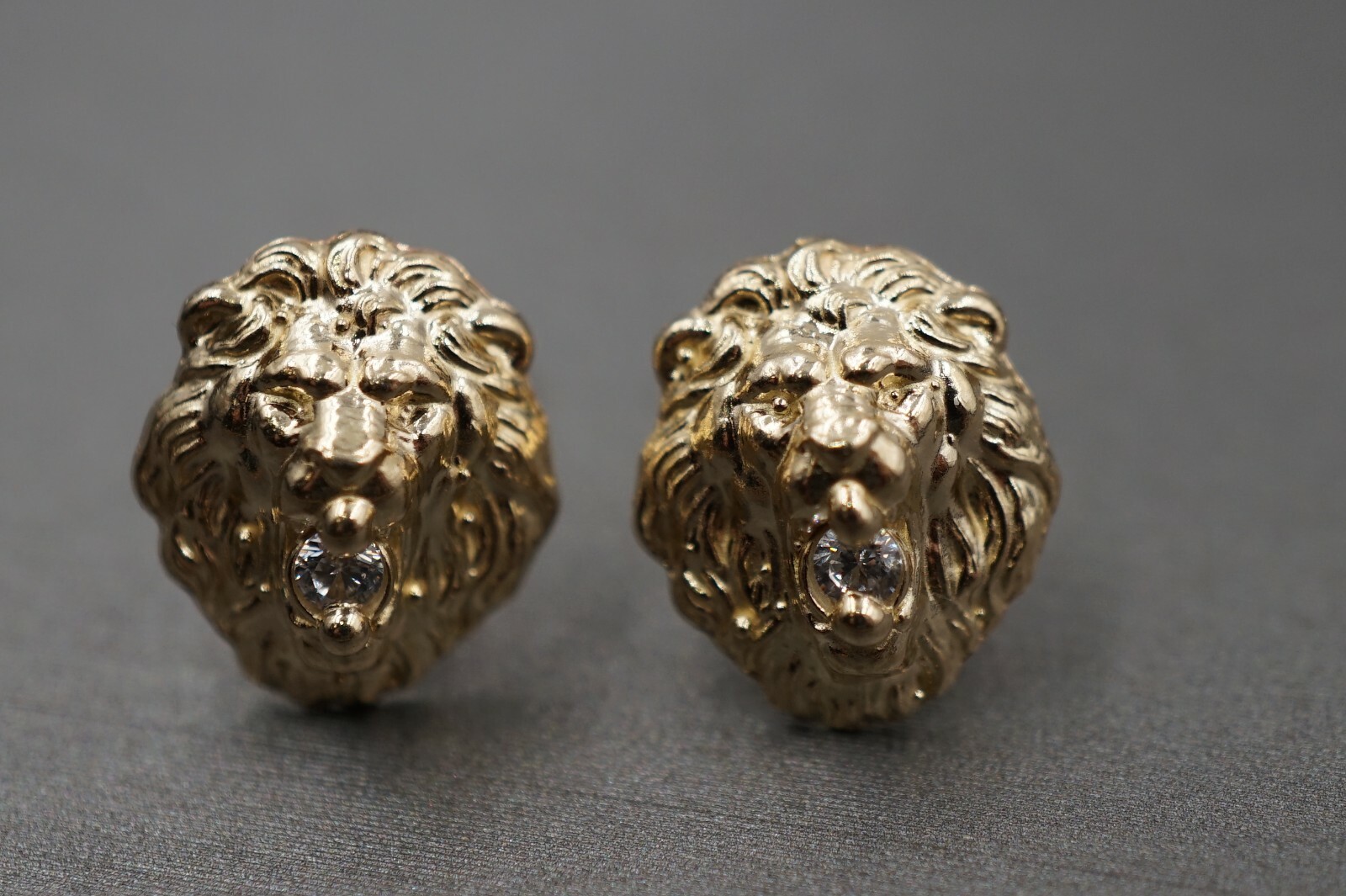 10K Solid Yellow Gold 0.5″ Lion Head CZ Stud Earring. Men Women Children