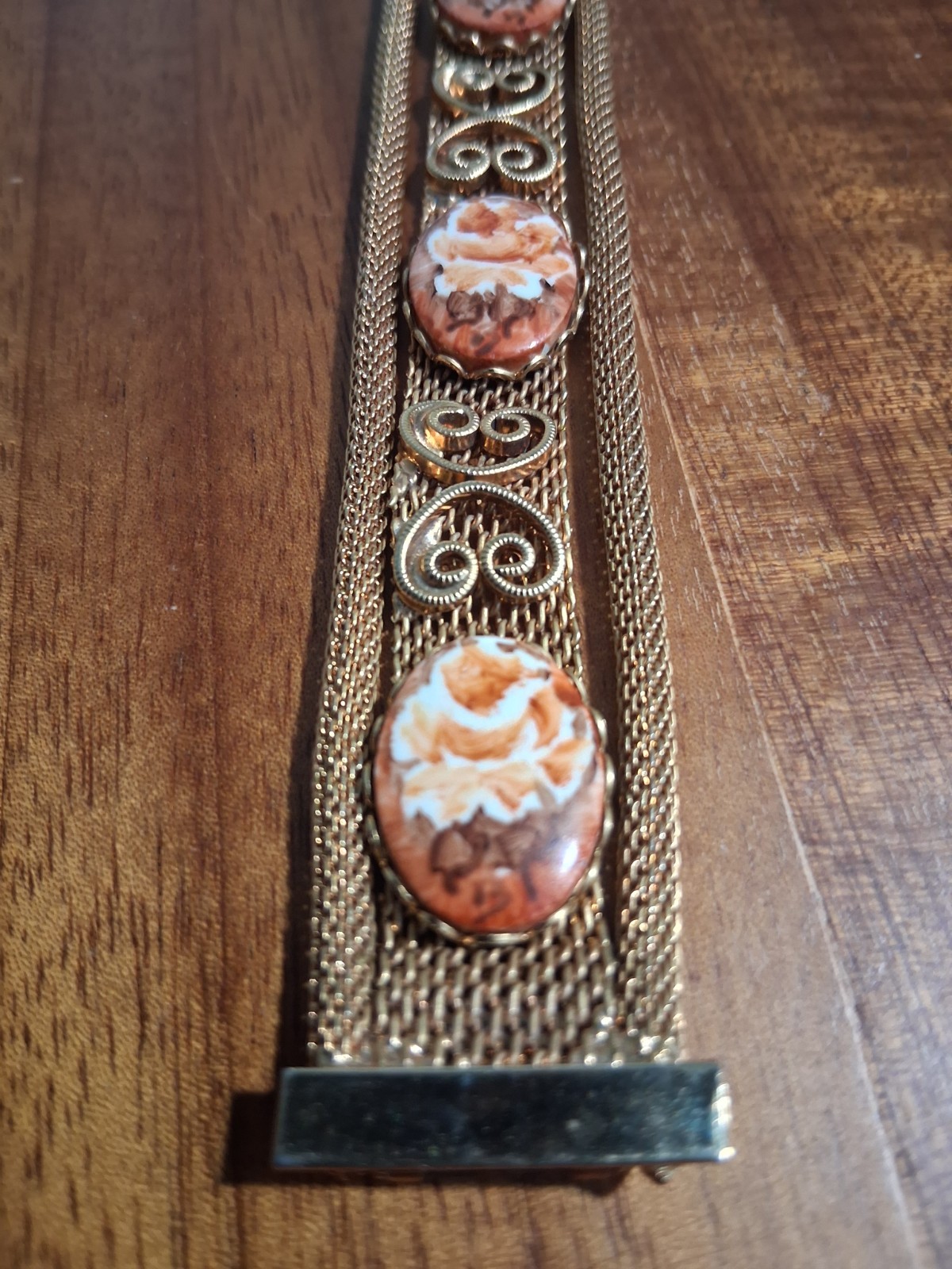 Gold Tone Metal Mesh Cuff Bangle Bracelet w/ 4 Oval Cameo Cabochons Clasp