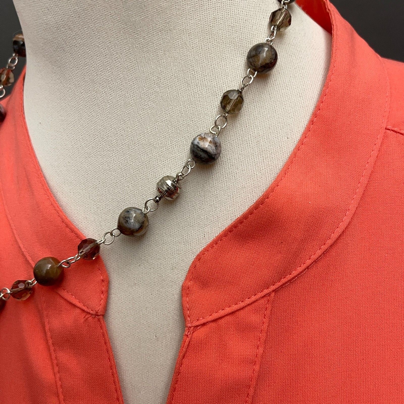 Brown Blue Smoke Stone Beads Beaded Silver-tone Women’s Fashion Necklace NWOT