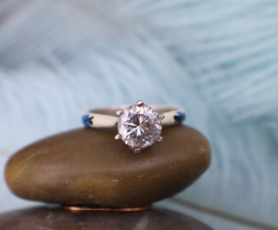 925 Sterling Silver CZ Ring Band Stackable sz 7 Enamel White Flowers Solitaire
