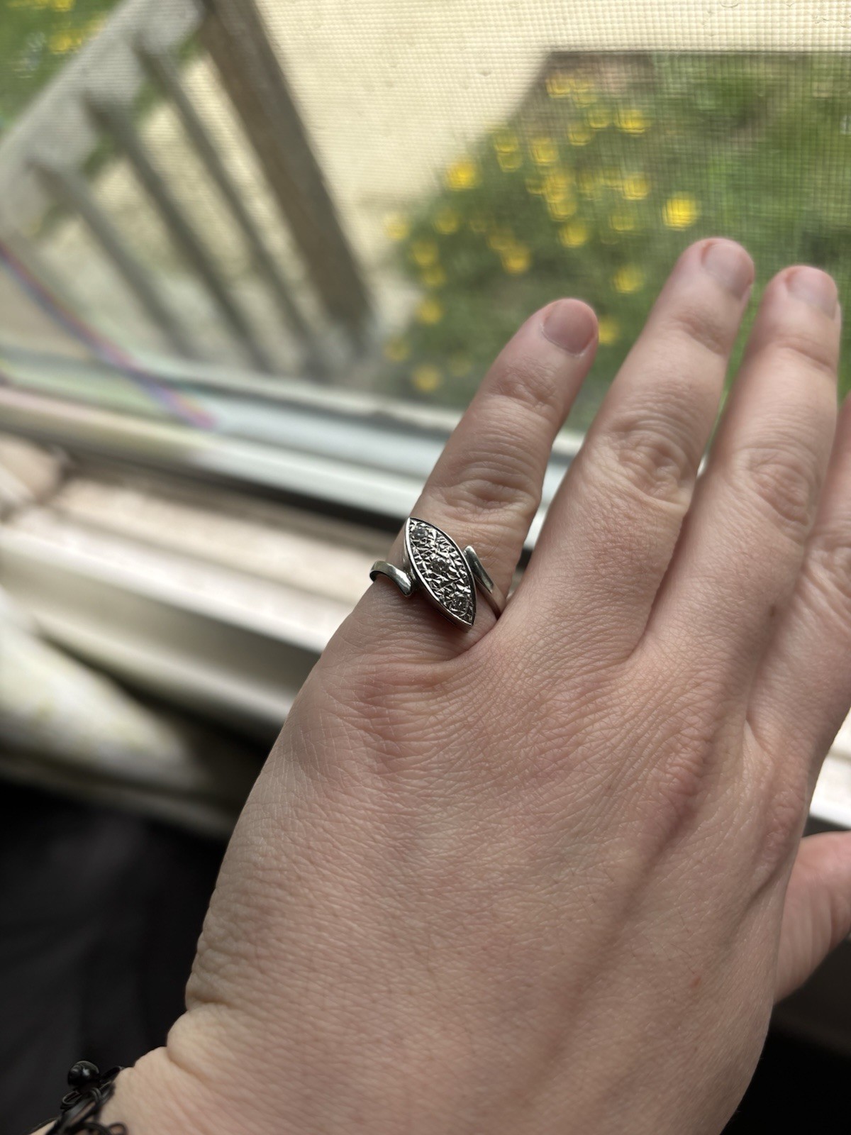 Sterling Silver Oblong Ring With 3 CZ Stones Size 6