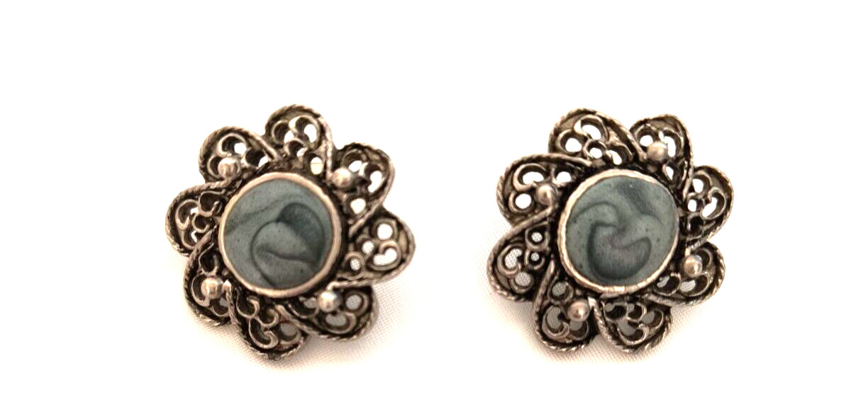 Vintage Blusih Gray Cabochon Women’s Stud Earrings Appx 1 in Silver Tone Alloy