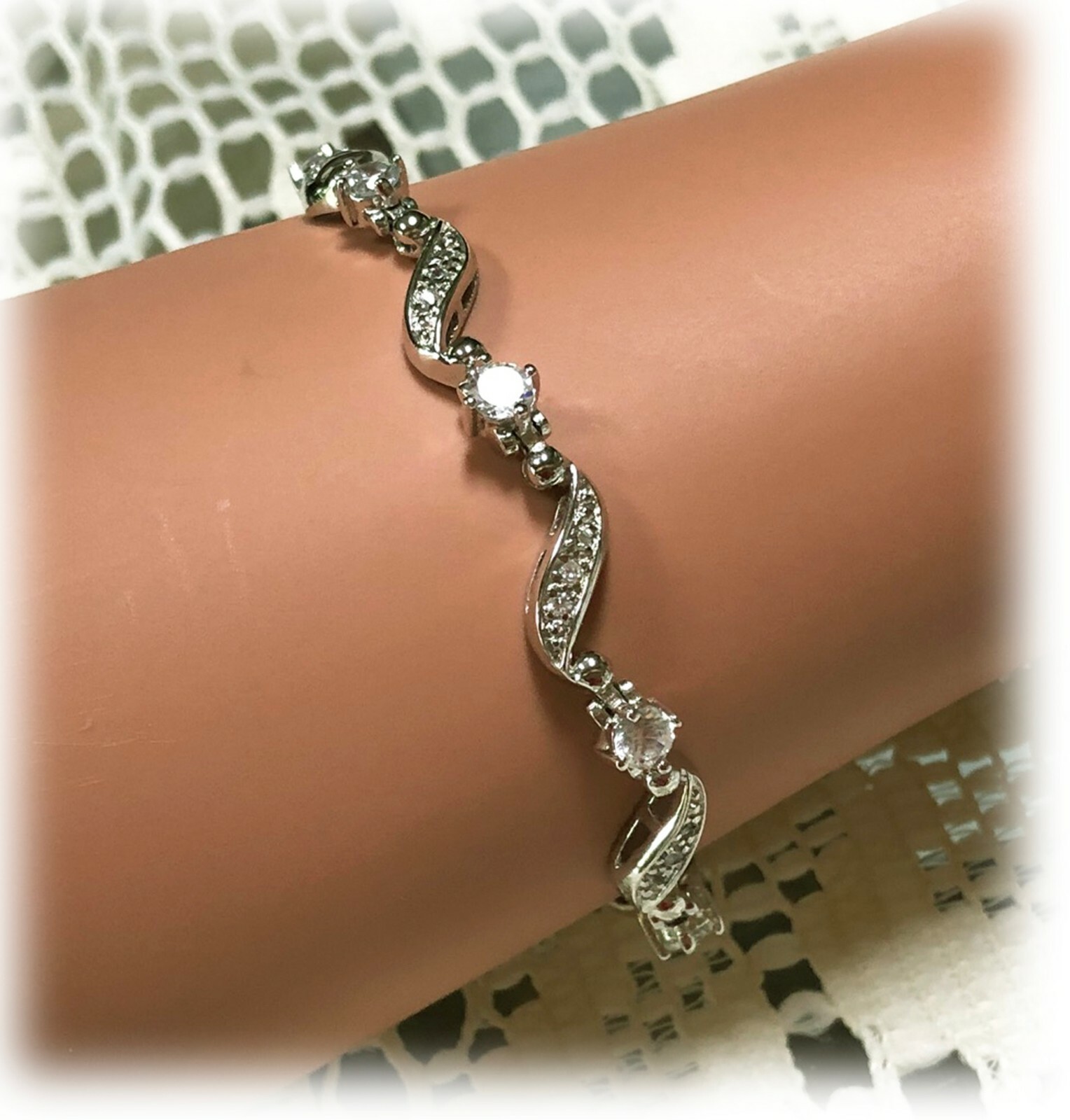 Stunning White CZ Woman’s Silver Bracelet 7.0-7.5in” NIB Presentation Clamshell