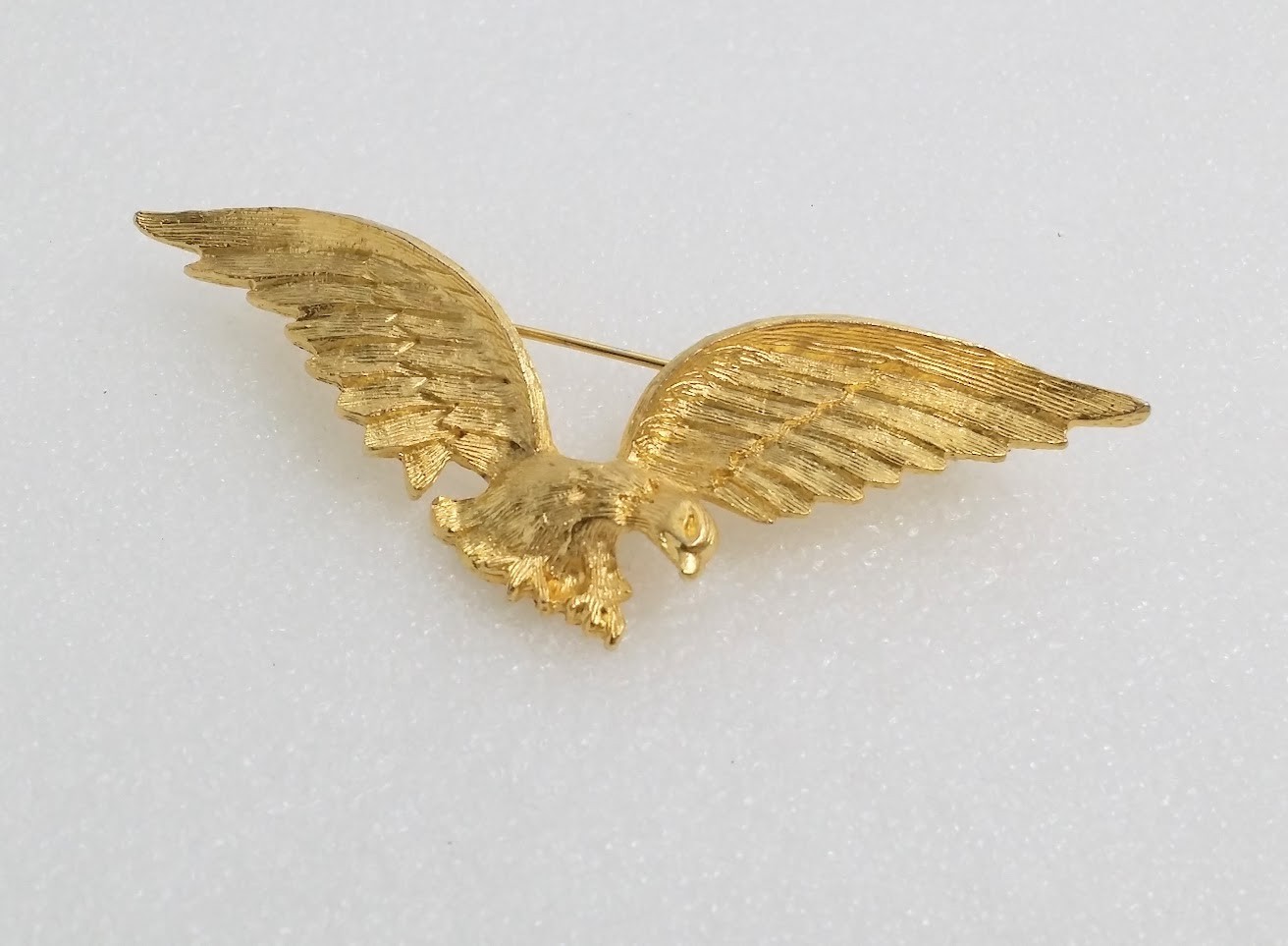 Unsigned Gold tone Eagle Brooch