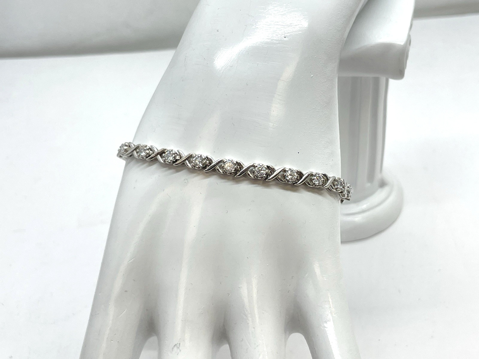 925 Sterling Silver XOXO Cubic Zirconia Tennis Bracelet 7″ inches 7.8 grams