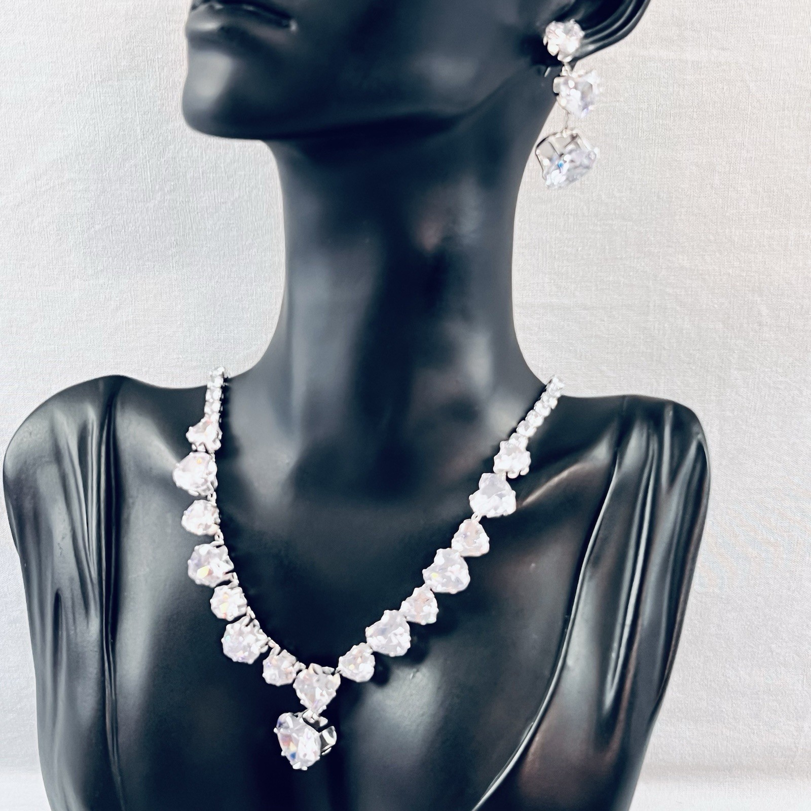 Glass Heart Chain Necklace & Earring Set Statement Silver Tone Rhinestone 16″+