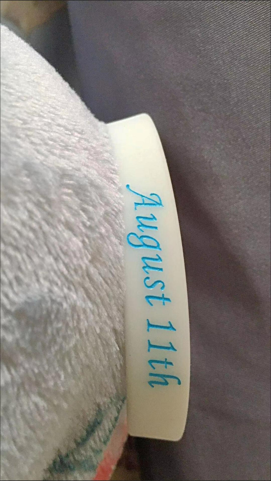 Personalize Debossed Silicone Bracelets Custom Rubber Wristbands Motivation Gift