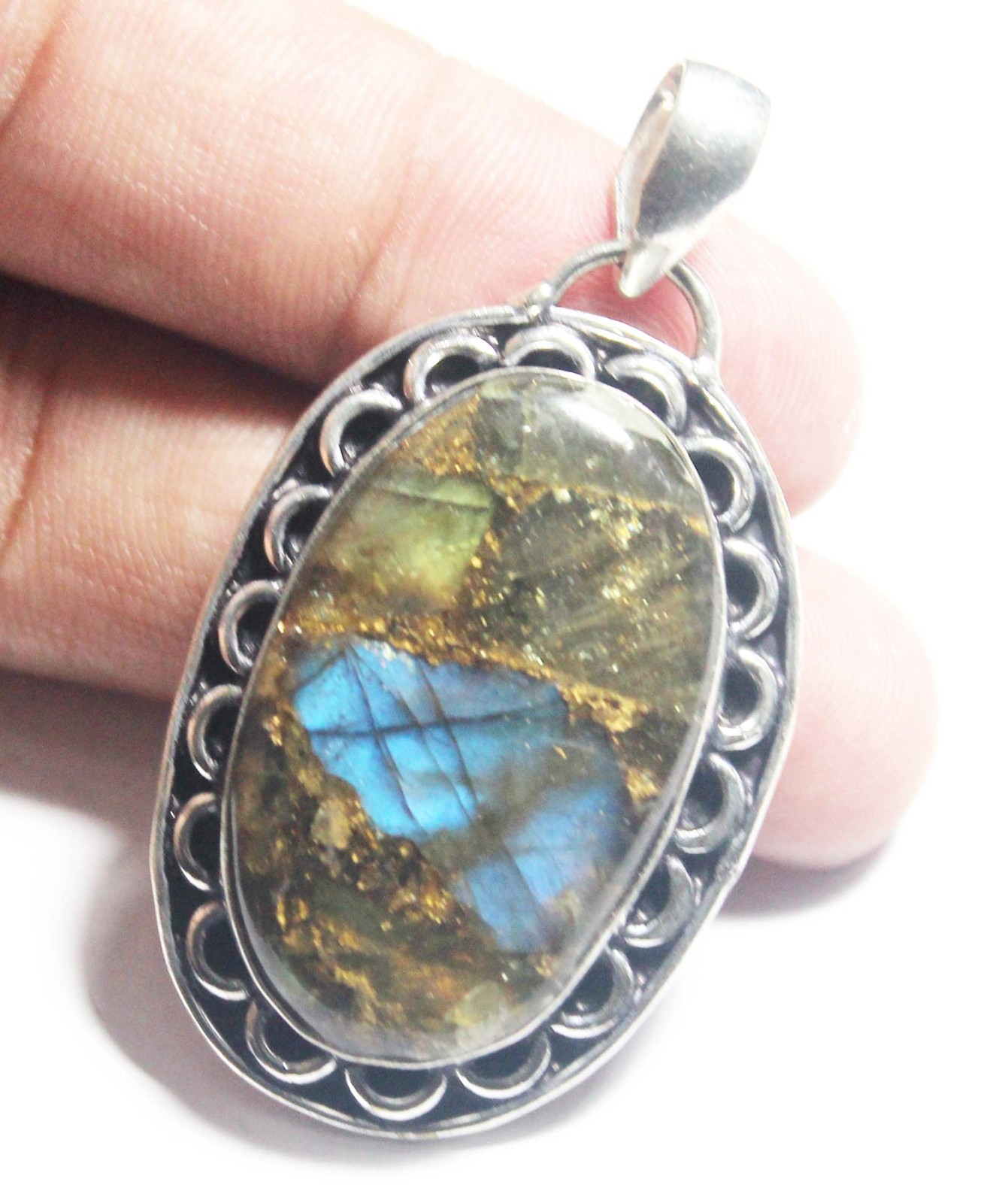 Labradorite Oval Shape Handmade Gemstone Pendant Jewelry Pendant Size 2 Inches