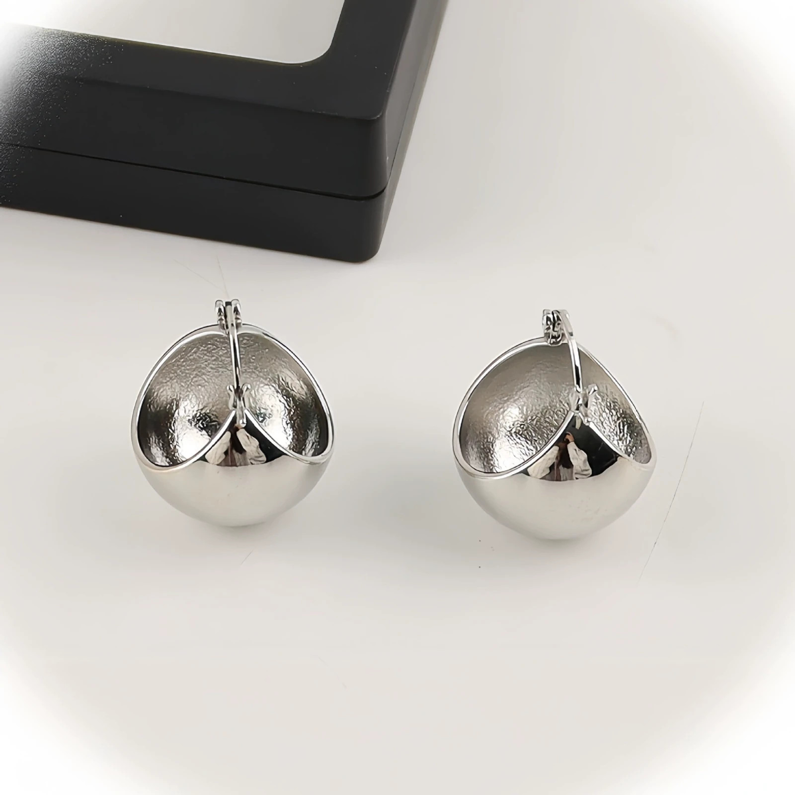 Polishing Silver Plated Alloy Openwork Spherical Design Everyday Drop Earrings