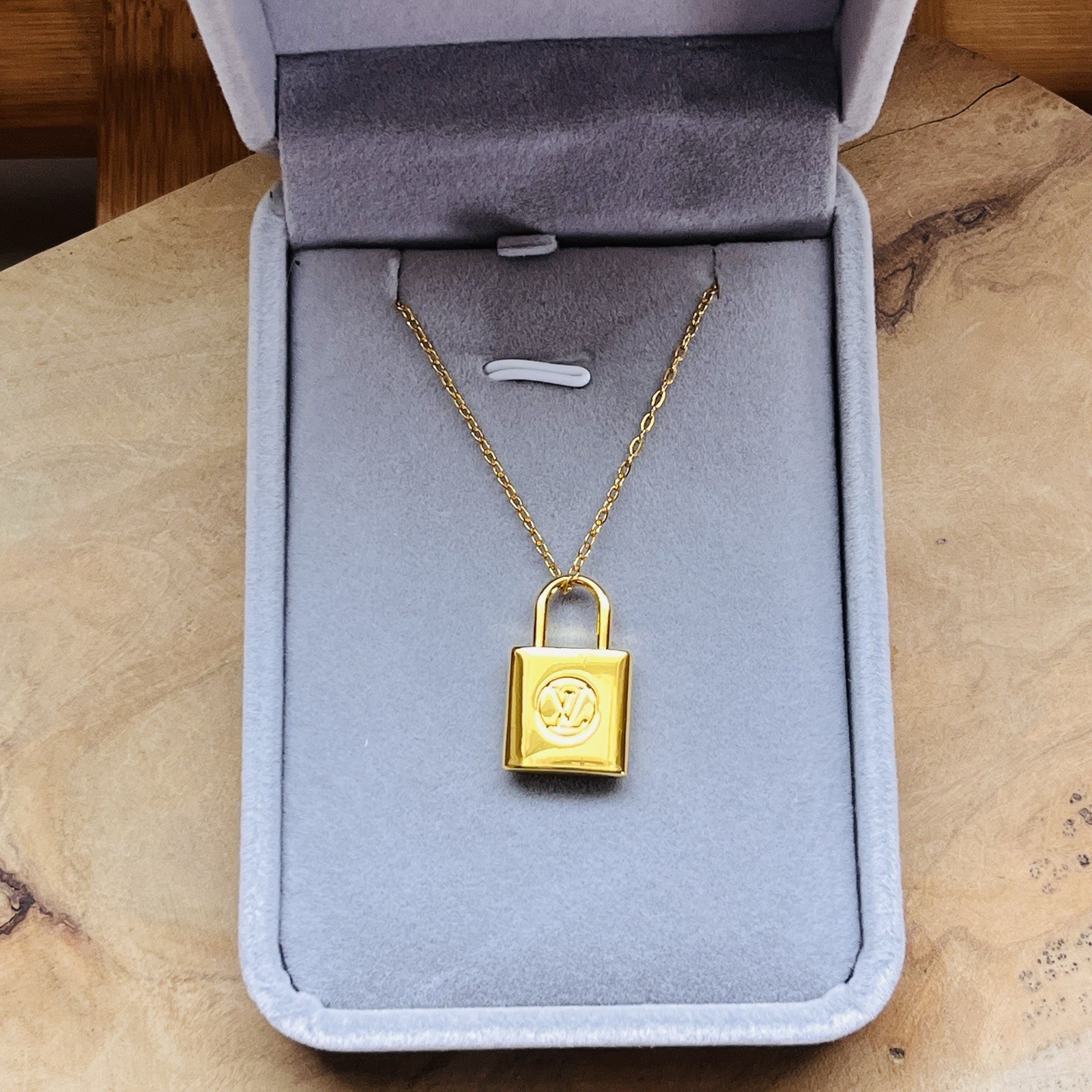 New Gold Tone Padlock Lock Charm Pendant Necklace 17” Chain w/ Gift Box