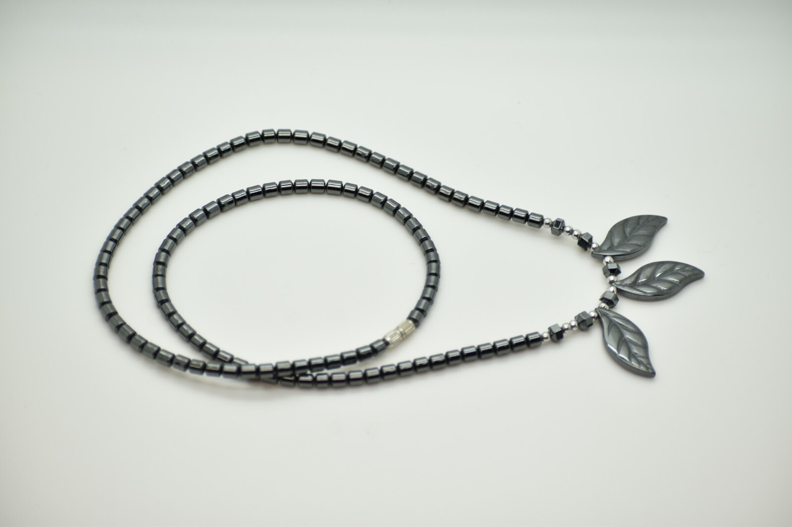 23 1/2″ Black Hematite 3 Three Leaf Fashion Statement Necklace