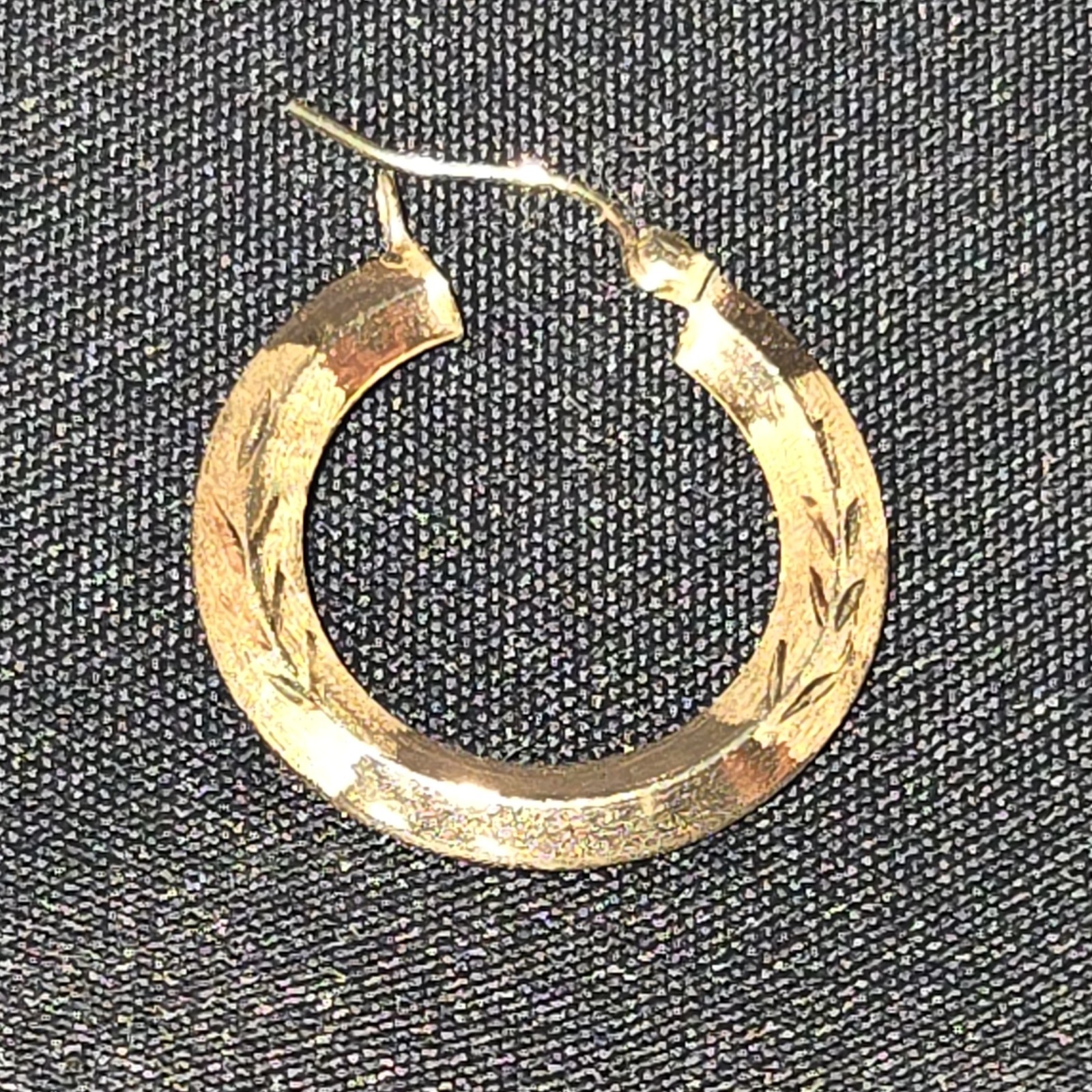 10k (417) Gold Engraved Round Hoop Earrings