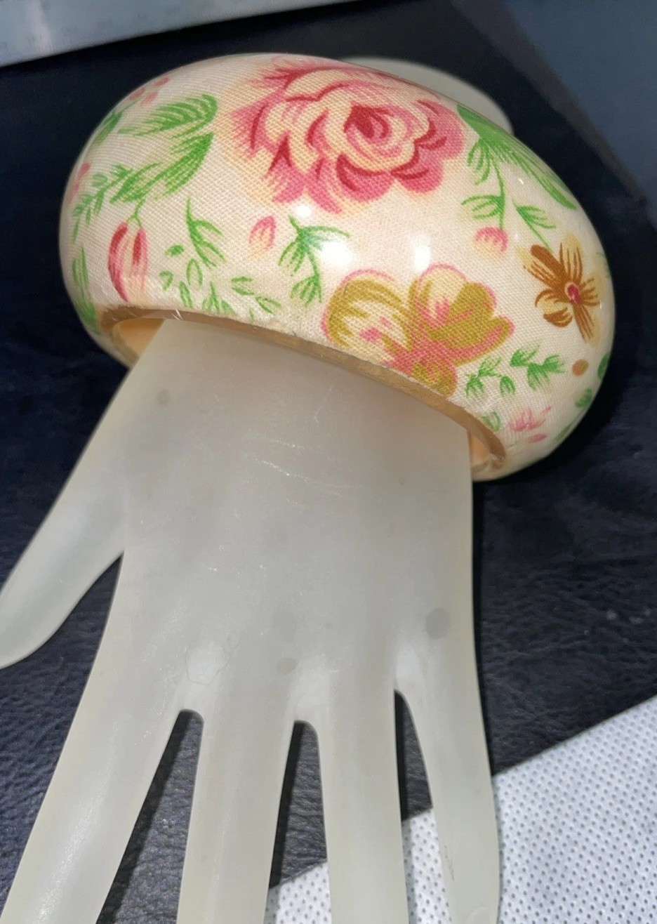 Bold Chunky Floral Floral Statement Bangle Bracelet Acrylic Lucite