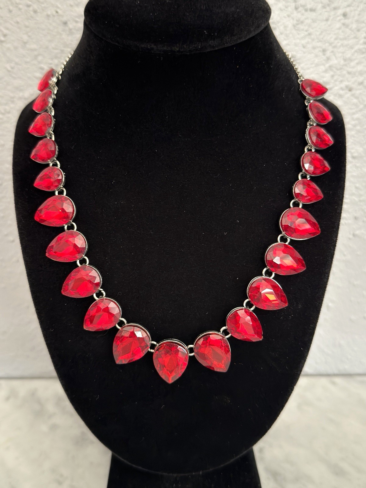 Unsigned Silver Tone Chunky Red Crystal Teardrop Fashion Statement Necklace
