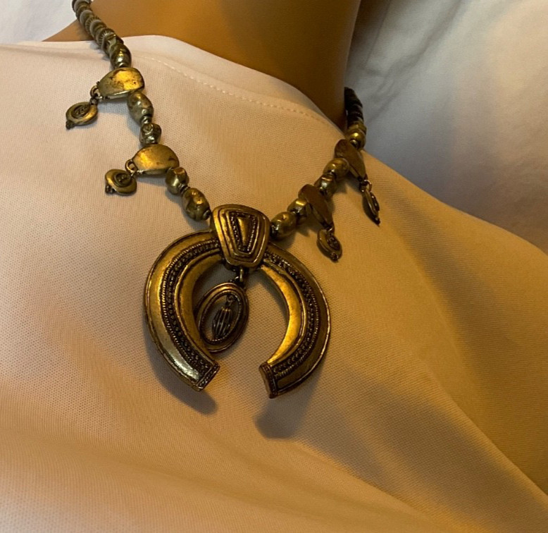 Chicos silver tone squash necklace. 17”.
