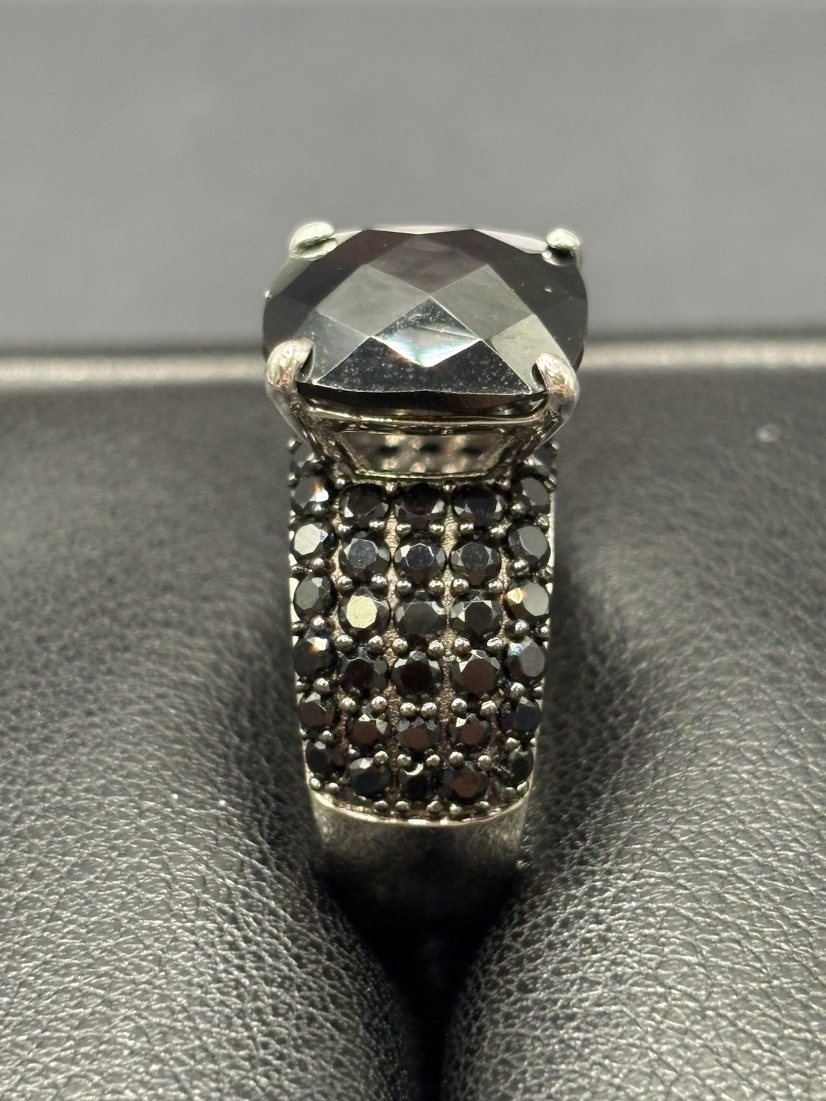 EUC Sterling Silver Black Cubic Zirconia Ring Size 8.25 7 Grams E27