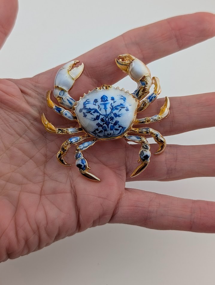DELFT CHINA BLUE CRAB BROOCH porcelain look cancer coastal beach pin N4