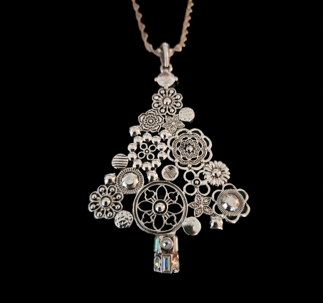 Premier Designs Modern Silver Floral Christmas Tree Pendant Necklace