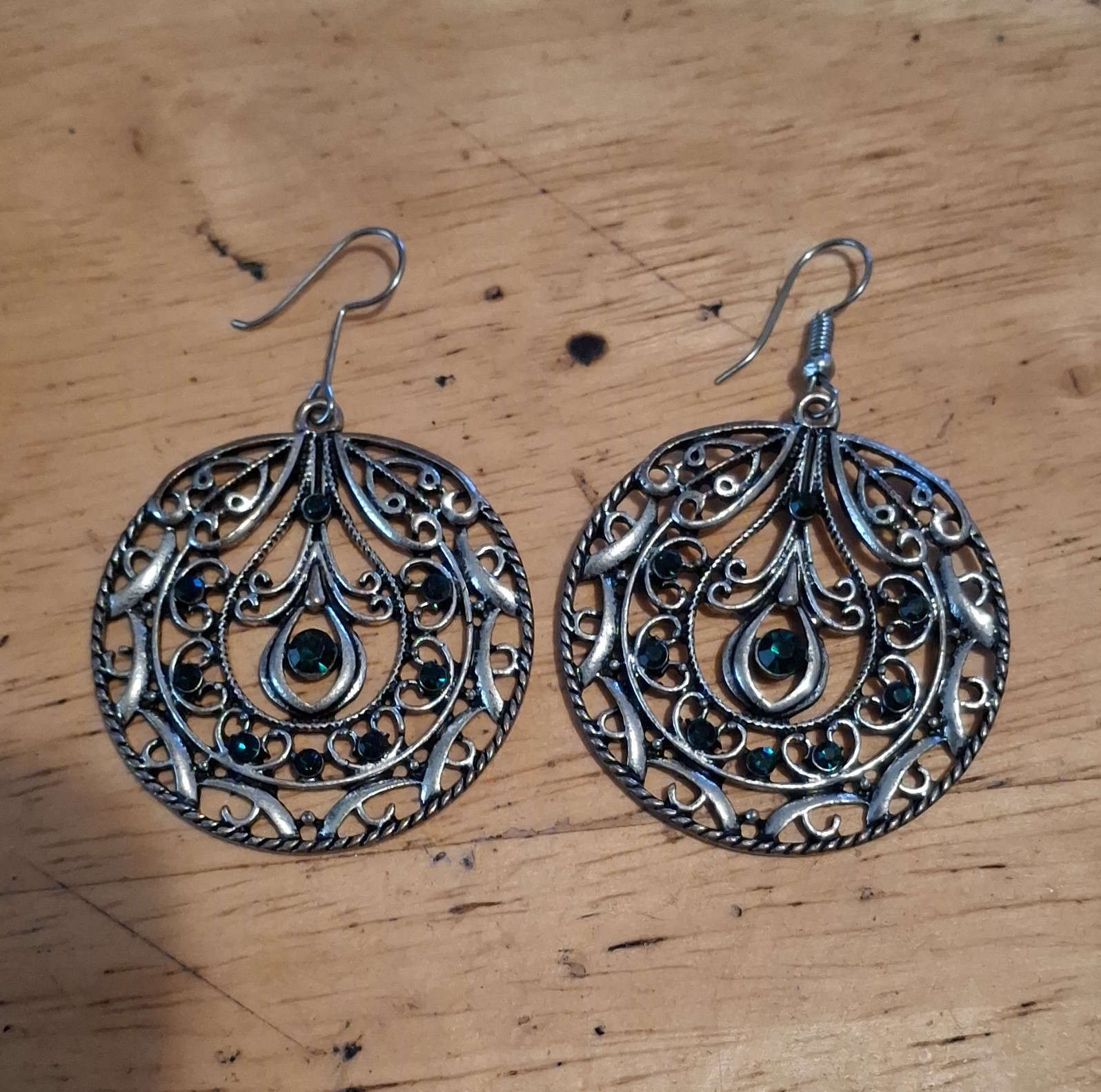 Silver Tone Metal Round Filigree Dangle Drop Earrings Green Round Crystal Hook