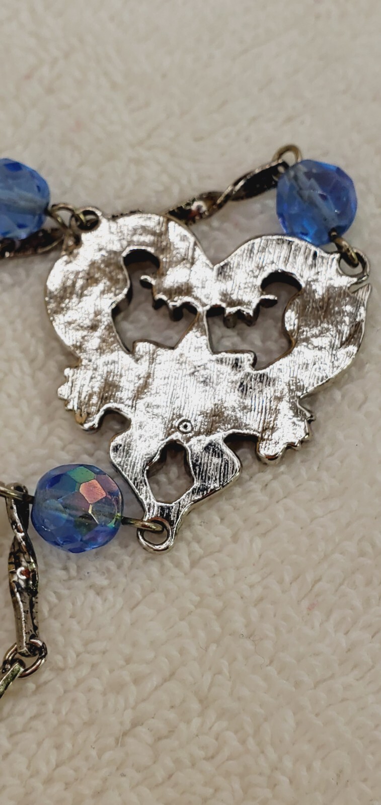 Vintage Silver Tone dangling blue crystal Heart pendant with 26″ necklace te02